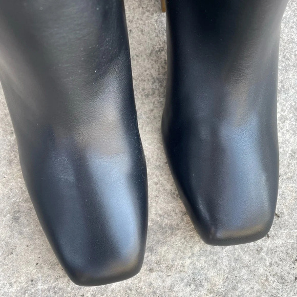 Salvatore Ferragamo Albiano Ankle  Boots In Black, size 6C - Picture 5 of 16